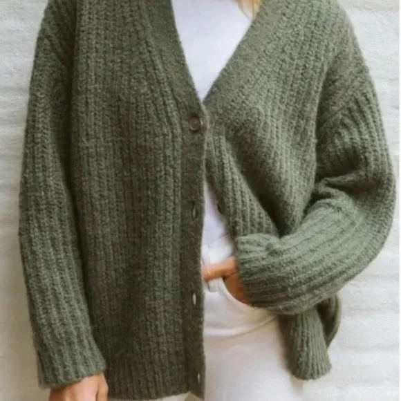 Jenni Kayne Cocoon Cardigan in Olive - Small - Picture 5 of 13